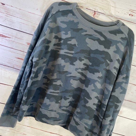 Universal Threads Boxy Camouflage Long Sleeve Top NWOT Women's Size Large - Picture 6 of 11